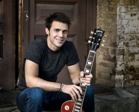 Singer Kris Allen