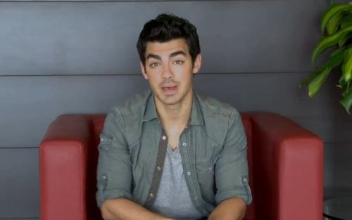 Joe Jonas Texting PSA