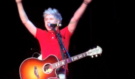 One Direction member Niall Horan live