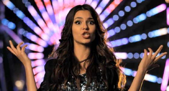 Victoria Justice 'Beggin' On Your Knees' music video